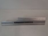 Side skirt front trim