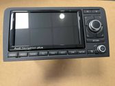 Radio / CD-Player / DVD-Player / Navigation