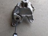 Engine mounting bracket