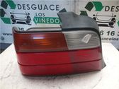 Lámpara de faros/luces traseros