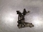 Engine mounting bracket