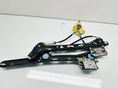 Rear window lifting mechanism without motor