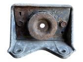 Engine mount bracket