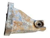 Engine mounting bracket