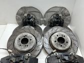 Brake discs and calipers set