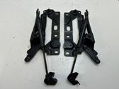 Engine bonnet/hood hinges