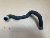 Tuyau de liquide de refroidissement moteur