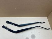 Windshield/front glass wiper blade