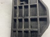 Front bumper mounting bracket