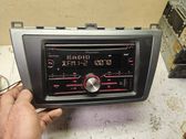 Radio / CD-Player / DVD-Player / Navigation