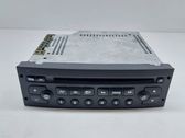 Радио/ проигрыватель CD/DVD / навигация
