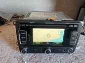 Radio / CD-Player / DVD-Player / Navigation