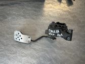 Accelerator throttle pedal