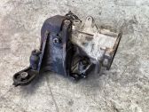 Power steering pump mounting bracket