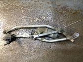 Tringlerie et moteur d'essuie-glace avant