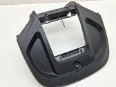 Moldura de la unidad delantera de radio/GPS