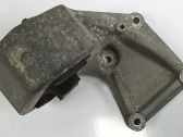 Engine mount vacuum valve