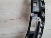 Front bumper mounting bracket