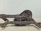 Tringlerie et moteur d'essuie-glace avant