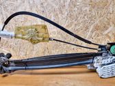 Rear window lifting mechanism without motor
