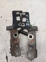 Engine bonnet/hood hinges