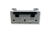 Radio / CD-Player / DVD-Player / Navigation
