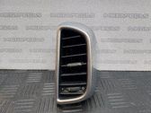 Grille d'aération centrale