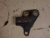 Engine mounting bracket