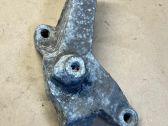 Gearbox mounting bracket