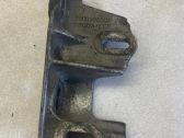 Engine mounting bracket
