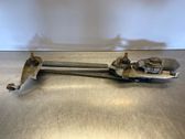 Tringlerie et moteur d'essuie-glace avant