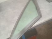 Fenêtre triangulaire avant / vitre