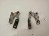 Engine bonnet/hood hinges