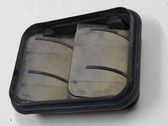 Quarter panel pressure vent