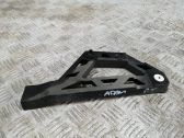 Rear bumper mounting bracket