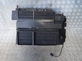 Radiator cooling fan shroud