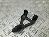 Fender mounting bracket