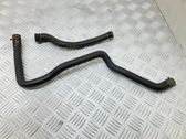 Tuyau de liquide de refroidissement moteur