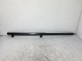 Front door windshield rail