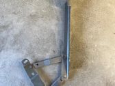 Engine bonnet/hood hinges
