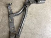 Tailgate/trunk/boot hinge