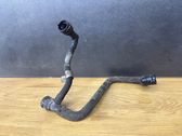 Tuyau de liquide de refroidissement moteur