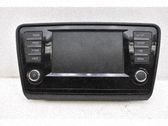 Radio / CD-Player / DVD-Player / Navigation