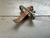 Takaluukun/tavaratilan sarana