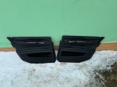 Moldura del tarjetero de la puerta trasera