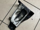 Engine mounting bracket