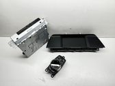 Radio / CD-Player / DVD-Player / Navigation