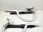Tailgate/trunk/boot hinge