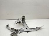 Fender mounting bracket