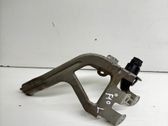 Fender mounting bracket